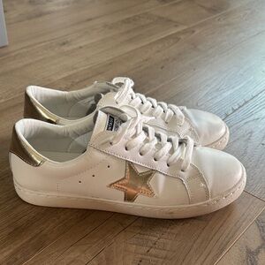 Vintage Havana White Sneakers with Gold Star